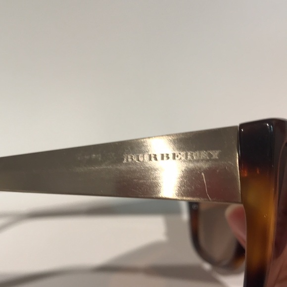 Burberry sunglasses - Picture 3 of 6